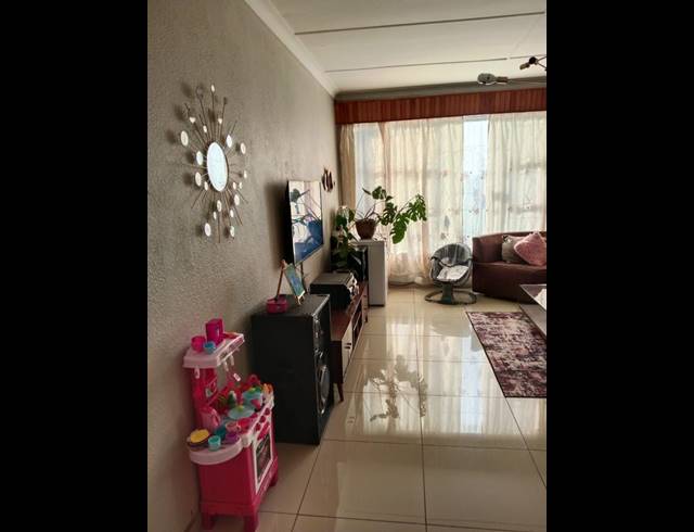 2 BEDROOM APARTMENT FOR SALE IN WEST TURFFONTEIN